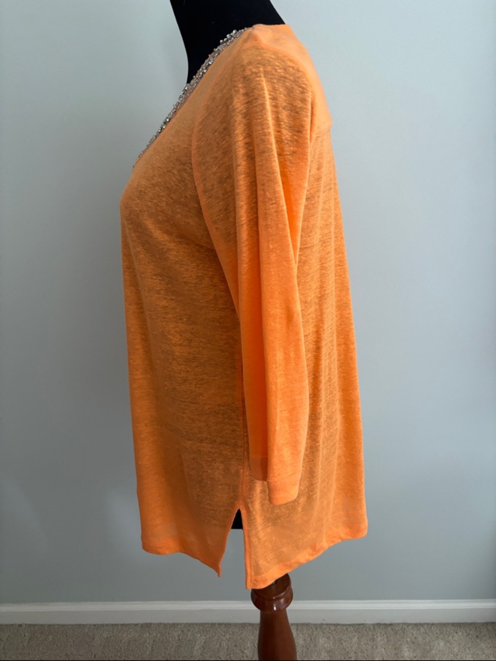 Chico's Tangerine V-Neck Tunic with Sequin Embellished Neckline Chico size 0 - Picture 3 of 4
